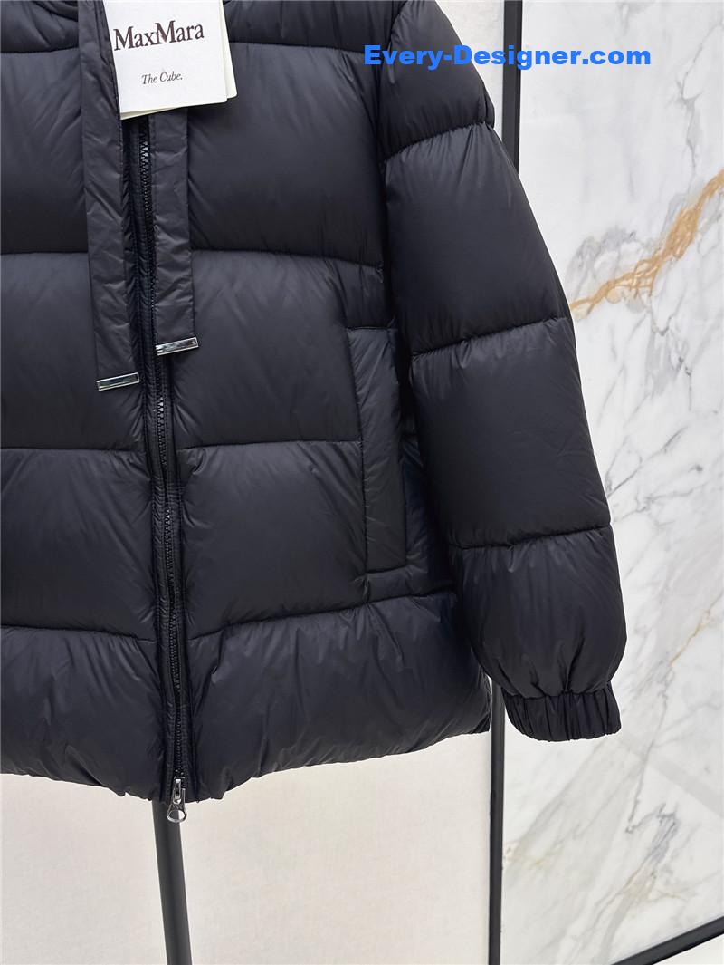 Vanitoo mid-length hooded down jacket replica clothing