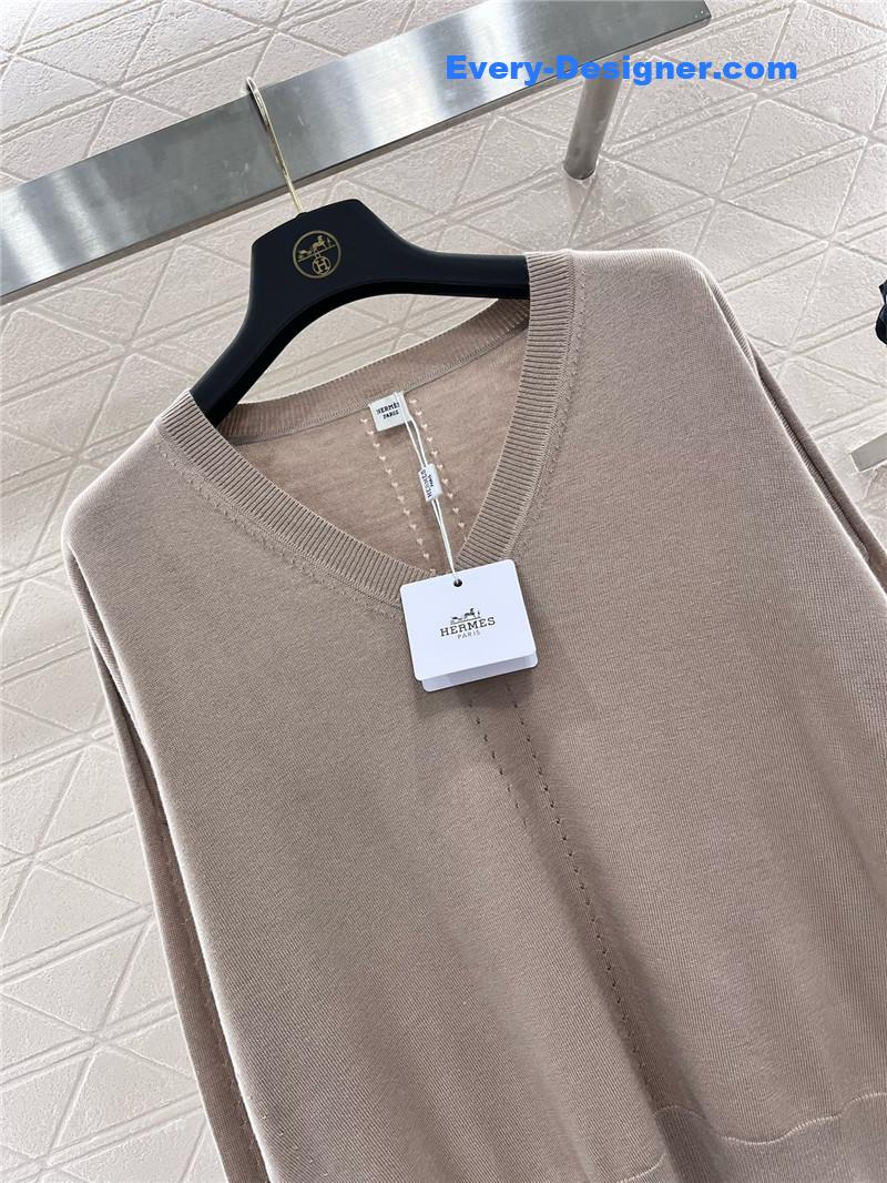 H**me5 v-neck knitted top replica clothing sites