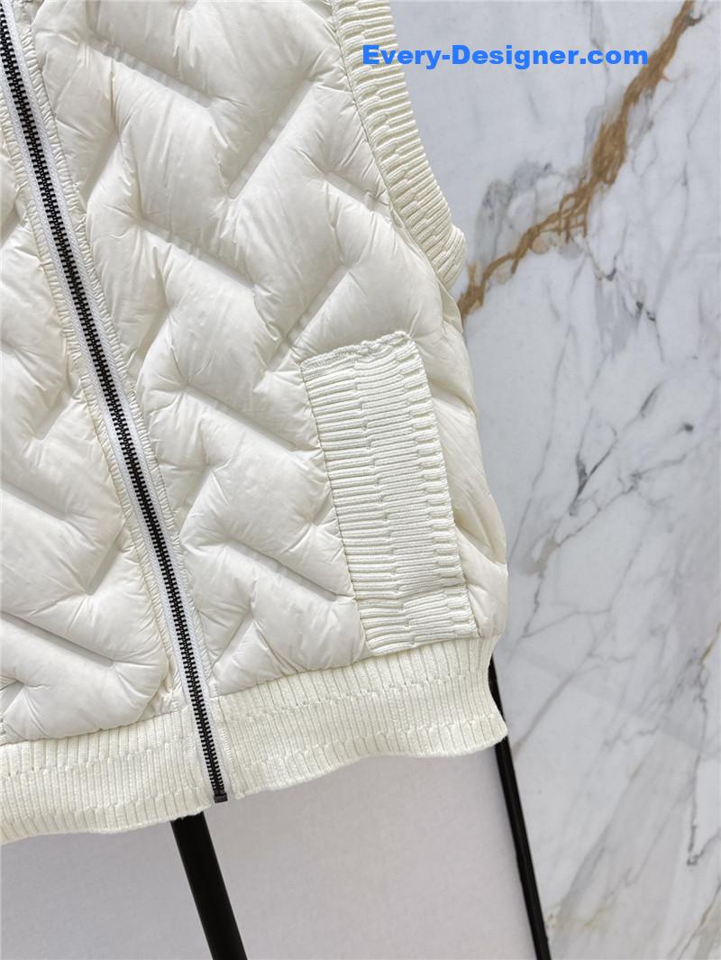 Vanitoo hooded down vest