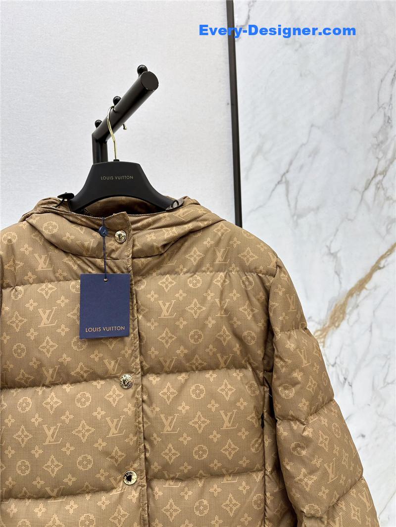 l0vis Vvtt0n lv hooded down jacket