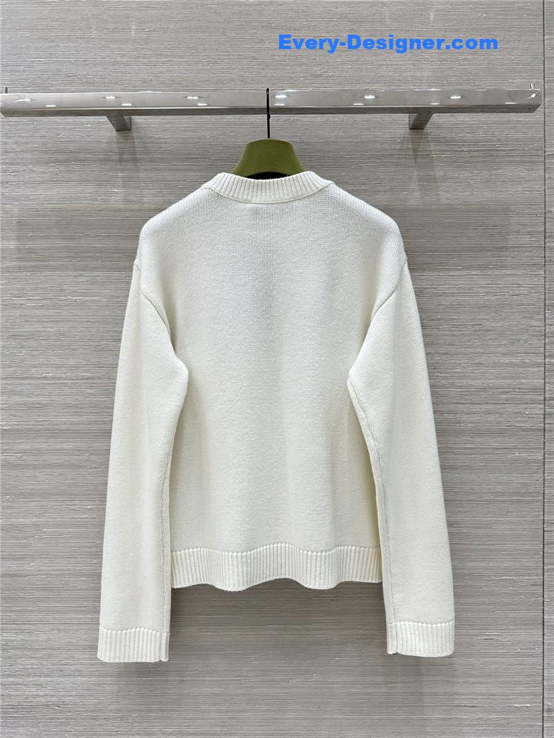 Gvc*1 white embroidered logo sweater