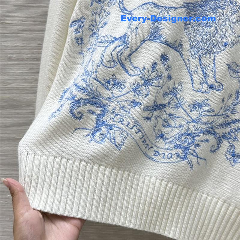 D10r jungle embroidered sweater white