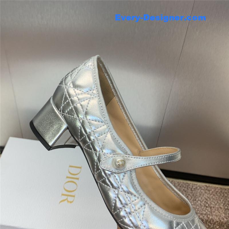 D10r ballet pump in silver quilted cannage calfskin