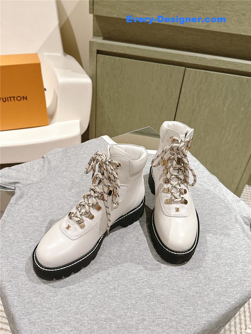 l0vis Vvtt0n white calfskin ranger boots
