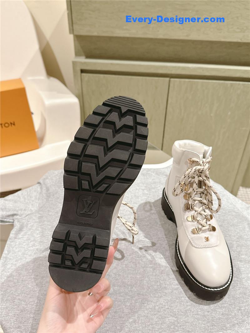 l0vis Vvtt0n white calfskin ranger boots