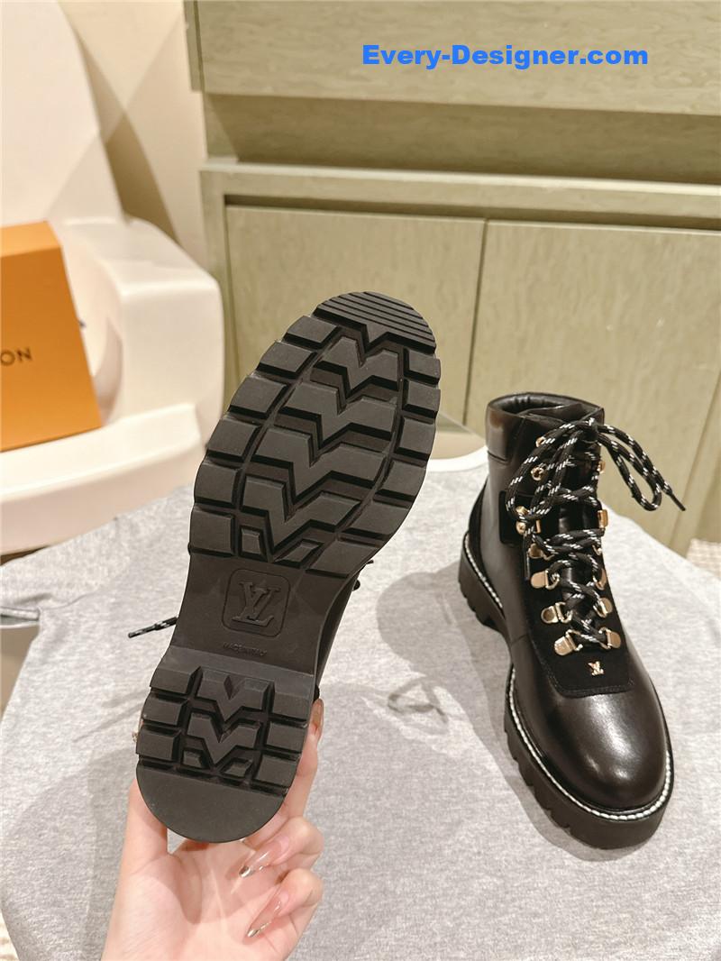 l0vis Vvtt0n black calfskin ranger boots