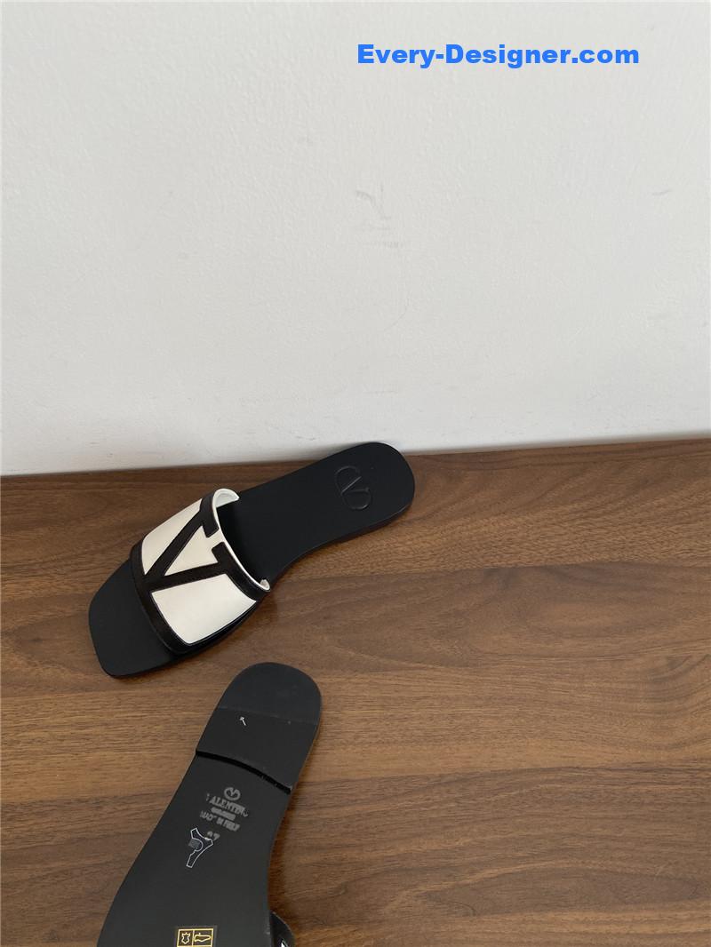 Va1e*ntin0 viva s*perstar nappa slides white/black