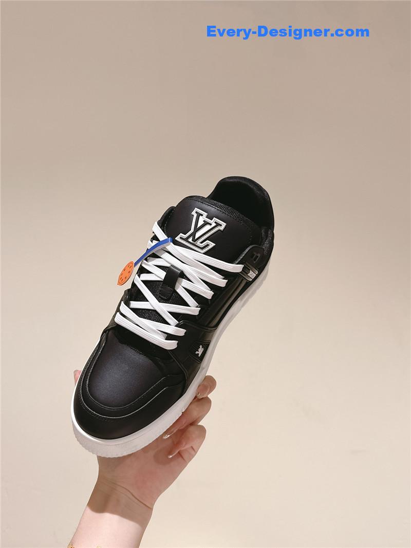 l0vis Vvtt0n lv black leather trainer sneakers