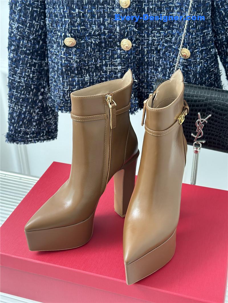 Va1e*ntin0 garavani brown leather heel platform booties