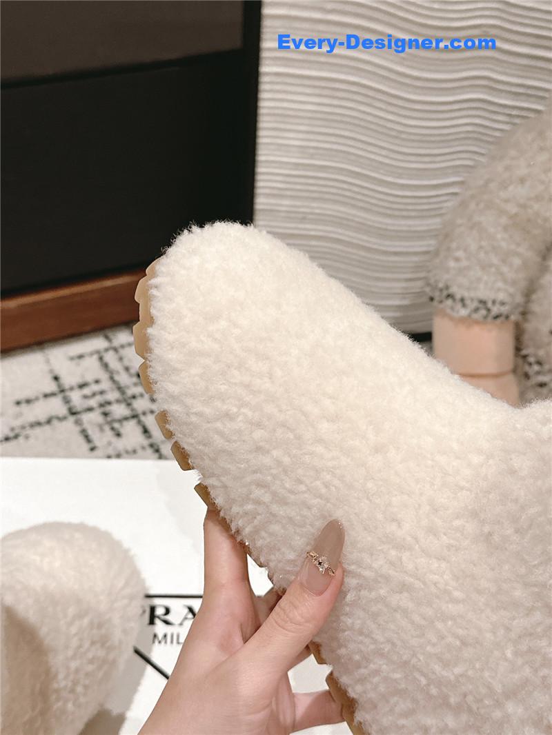 Pra*a white shearling booties