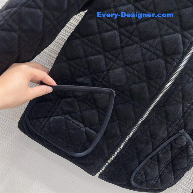 Pra*a new coat
