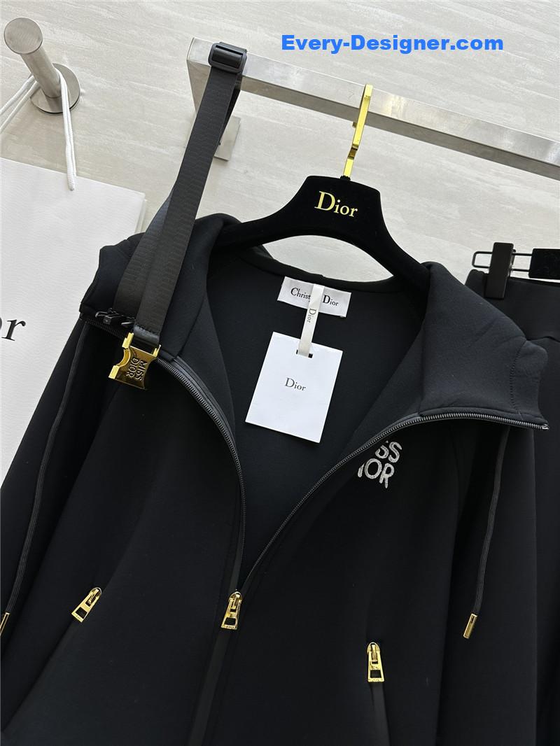 D10r sports style suit