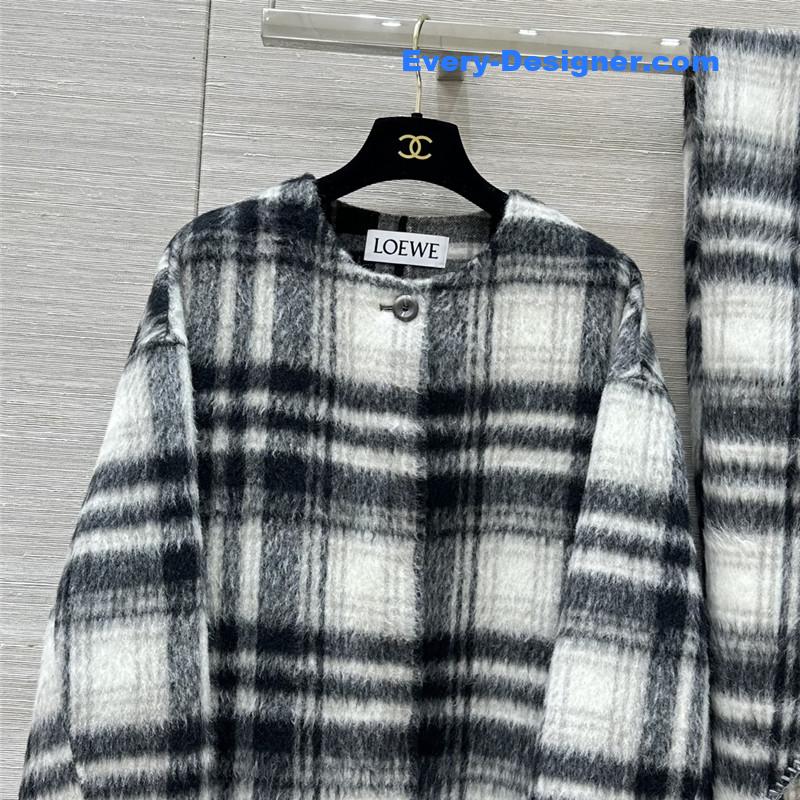 L0ew* check coat