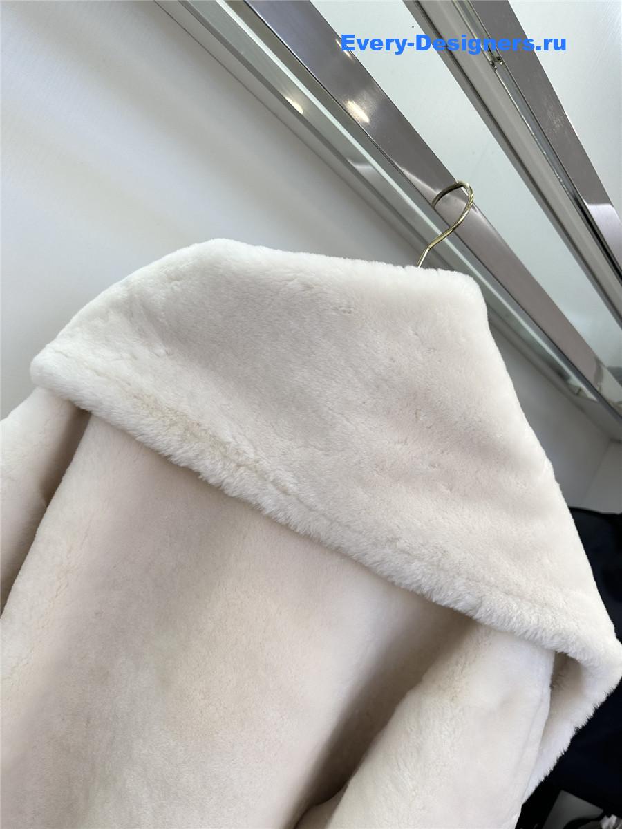 Va1e*ntin0 shearling coat