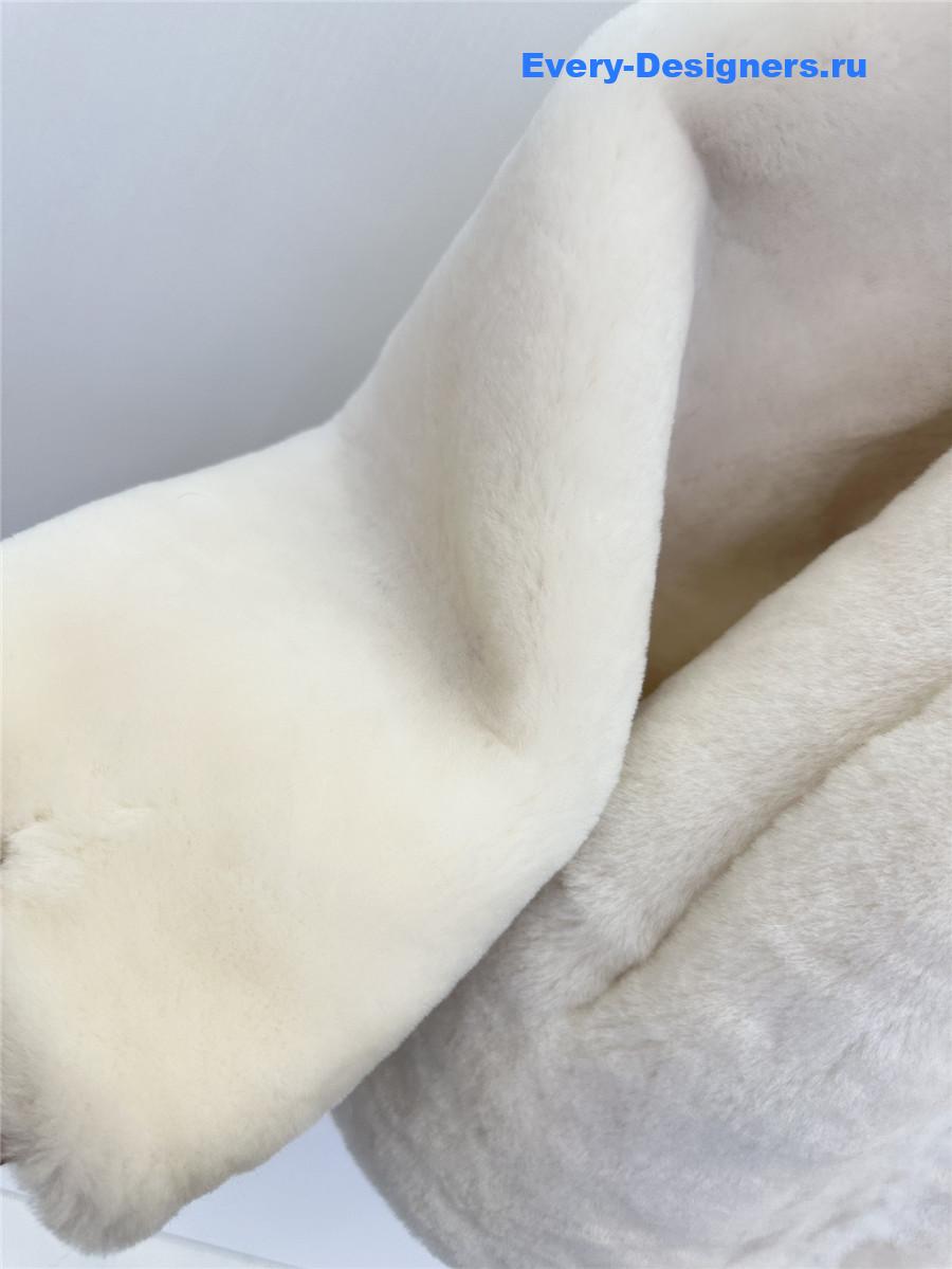 Va1e*ntin0 shearling coat