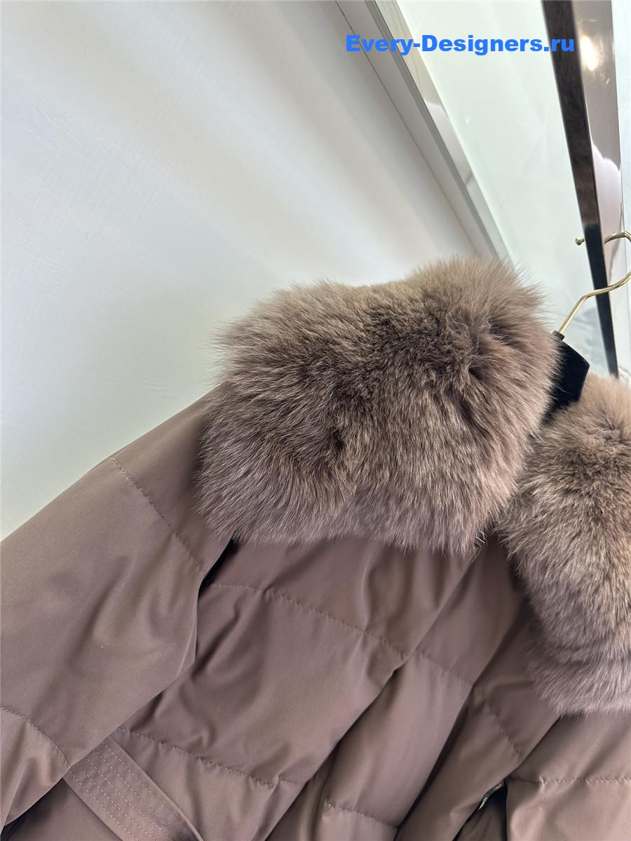 L0r0 P1ana goose down jacket