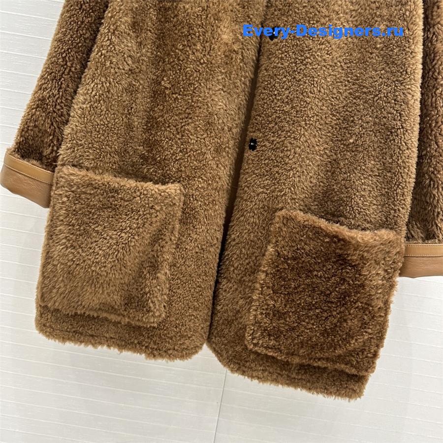 Vanitoo shearling coat