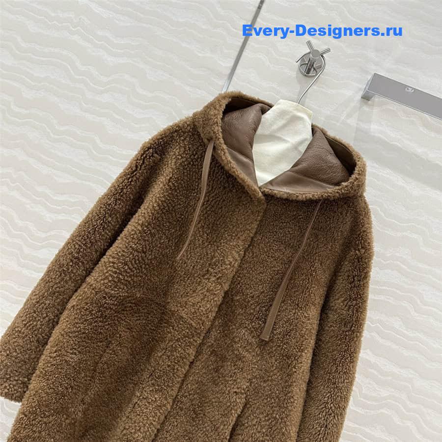 Vanitoo shearling hooded coat