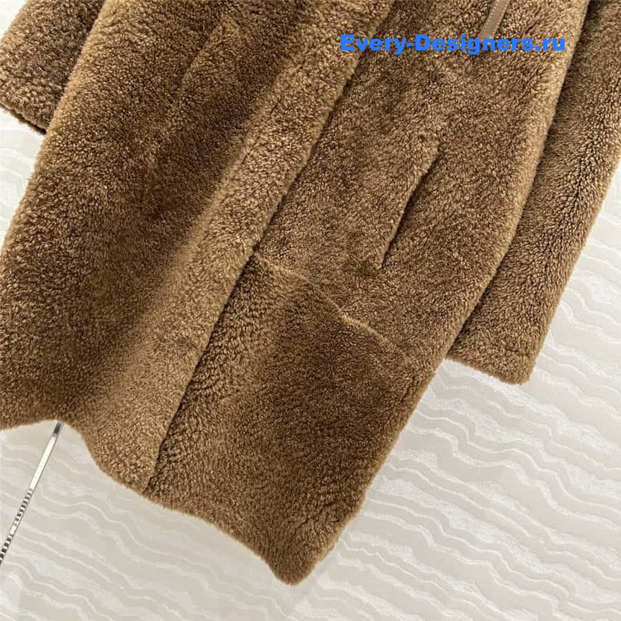 Vanitoo shearling hooded coat