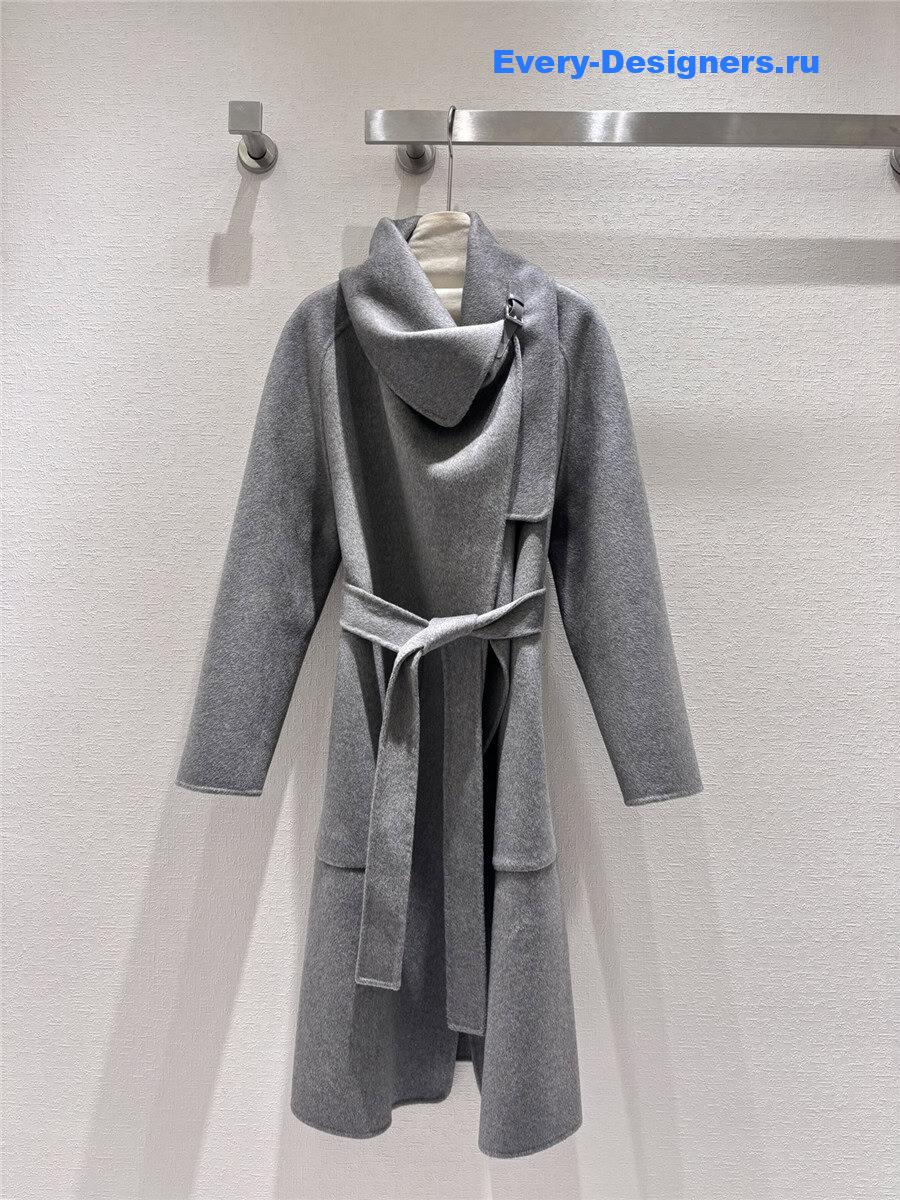 H**me5 cashmere coat with stand collar