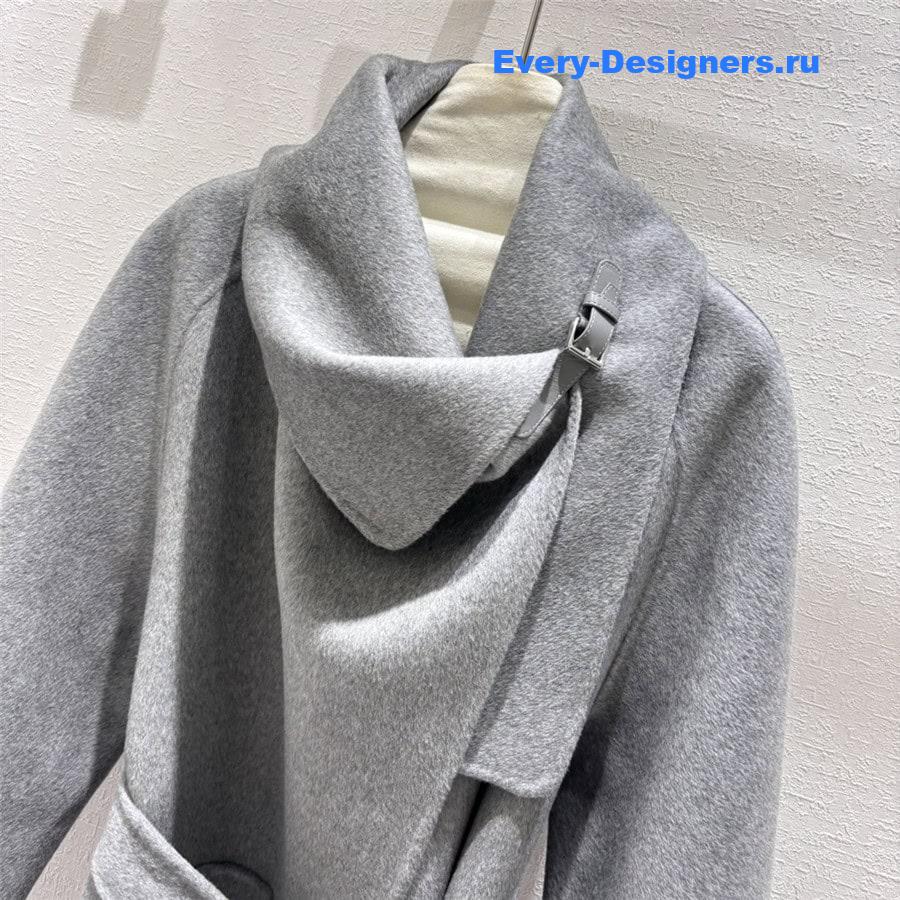 H**me5 cashmere coat with stand collar