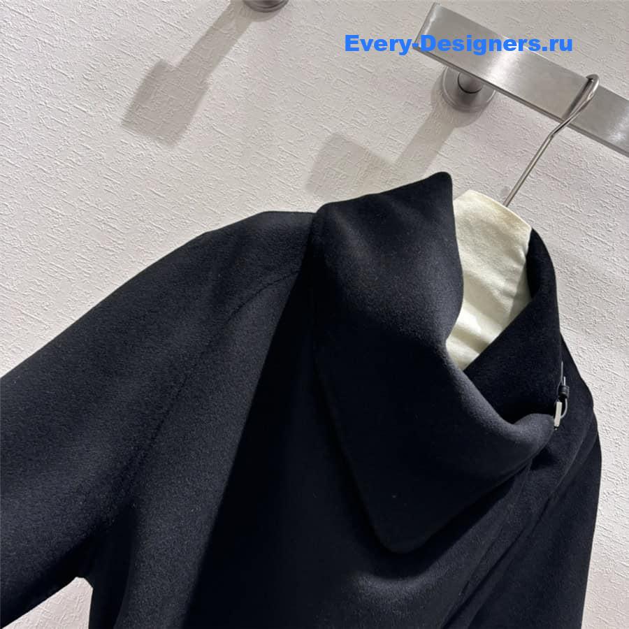 H**me5 cashmere coat with stand collar
