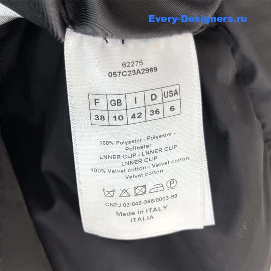D10r hooded down jacket