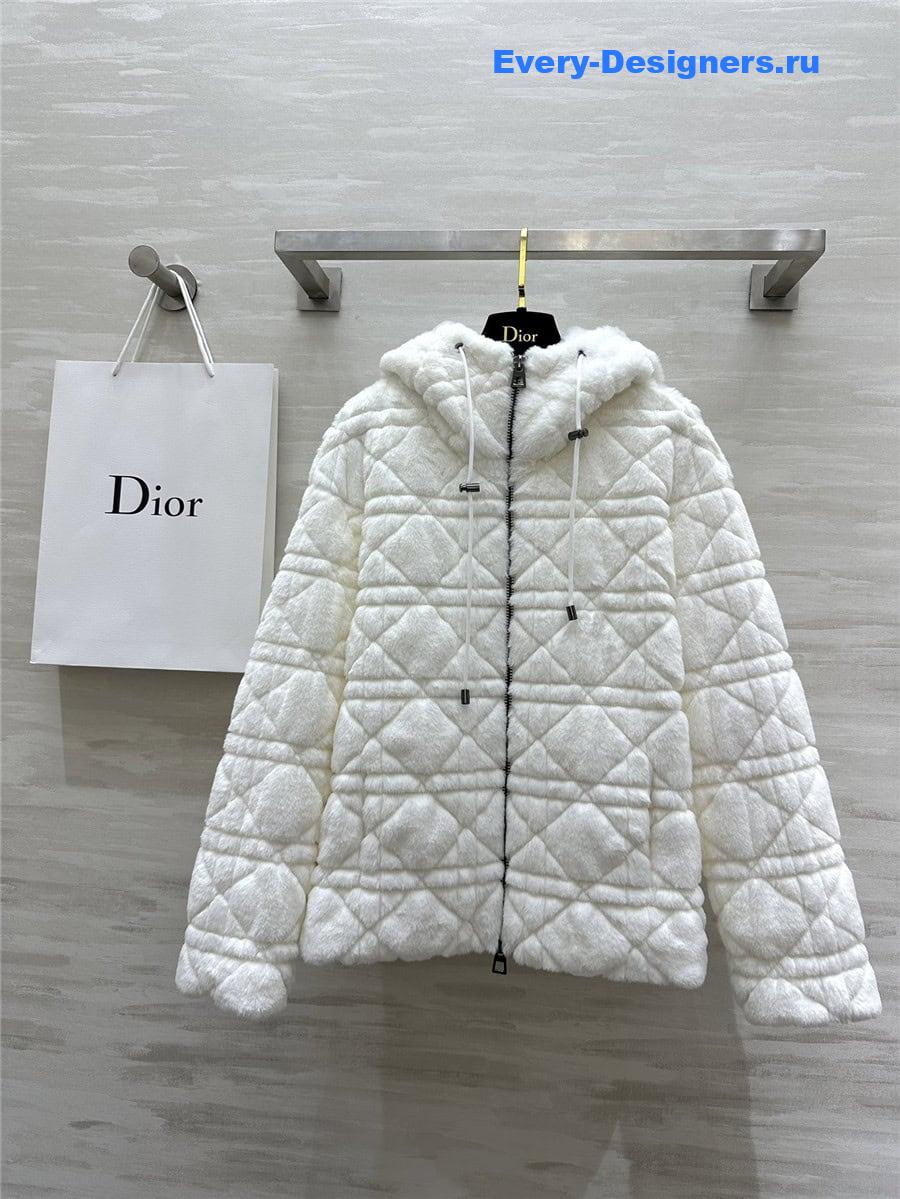 D10r eco-friendly fur hooded coat