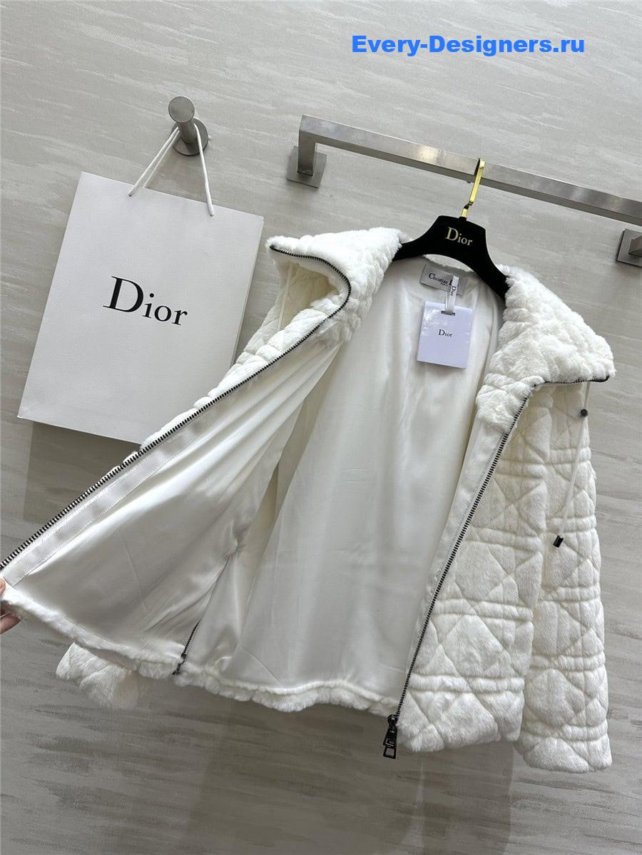 D10r eco-friendly fur hooded coat