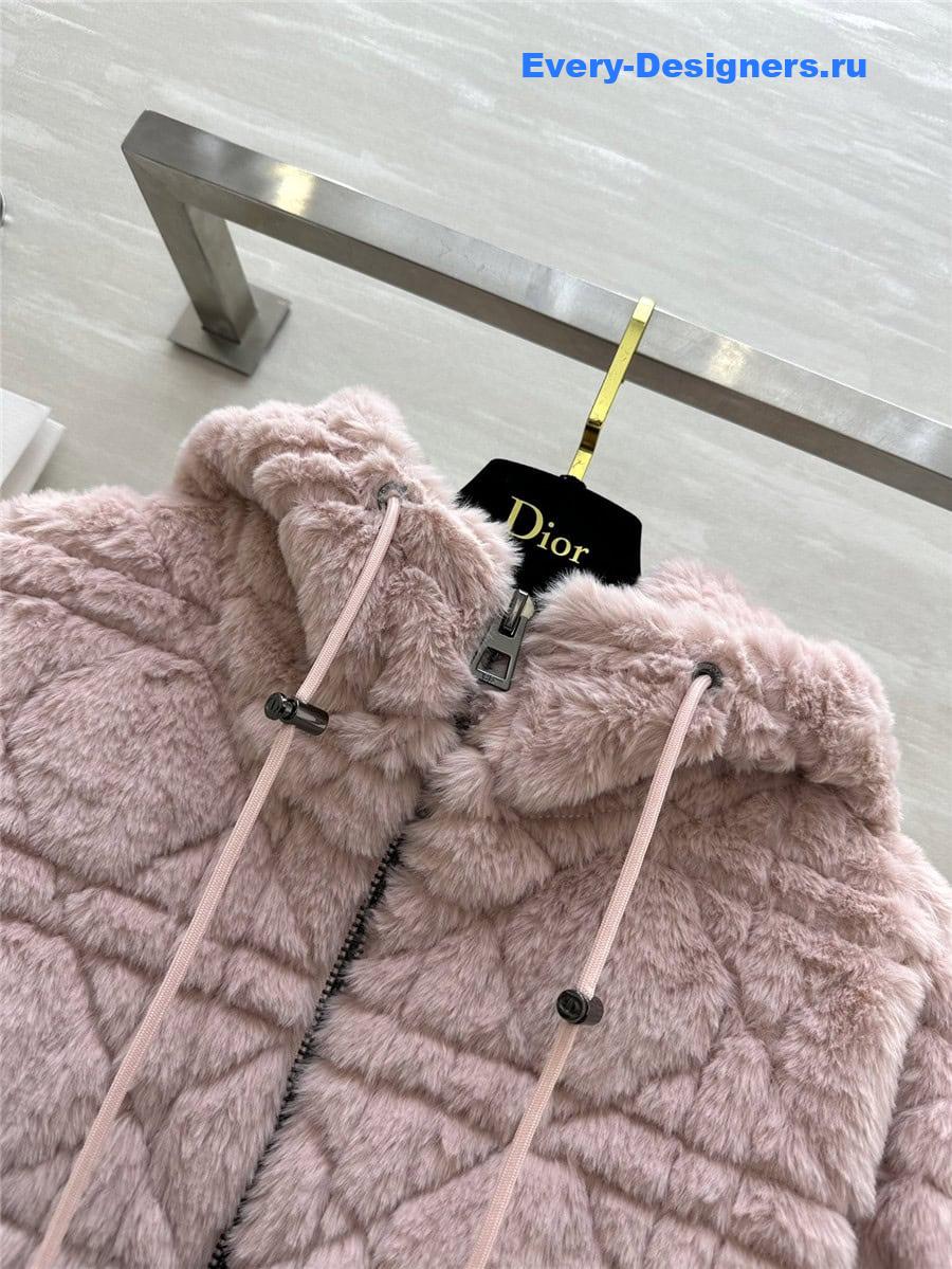 D10r eco-friendly fur hooded coat