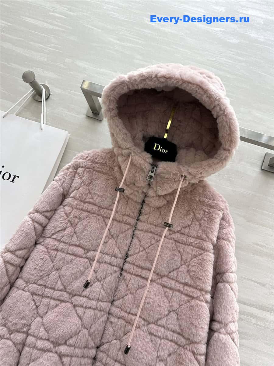 D10r eco-friendly fur hooded coat