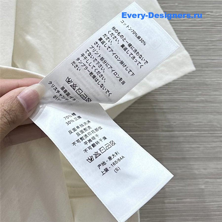 D10r positioning print t-shirt