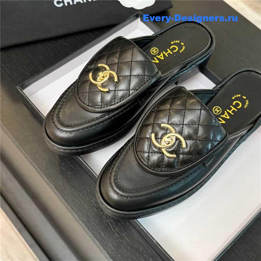 ch**el turn-lock D1am0nd-quilted loafers in black