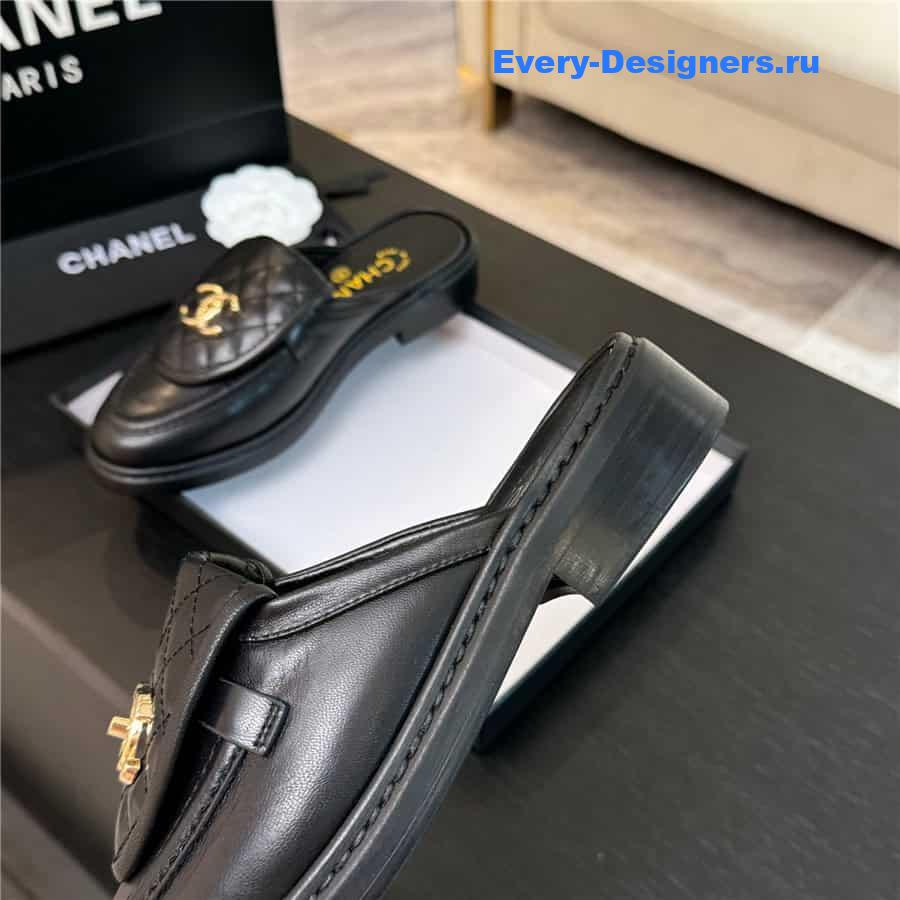 ch**el turn-lock D1am0nd-quilted loafers in black