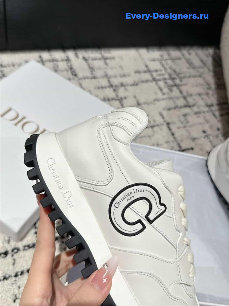 c’est D10r sneaker