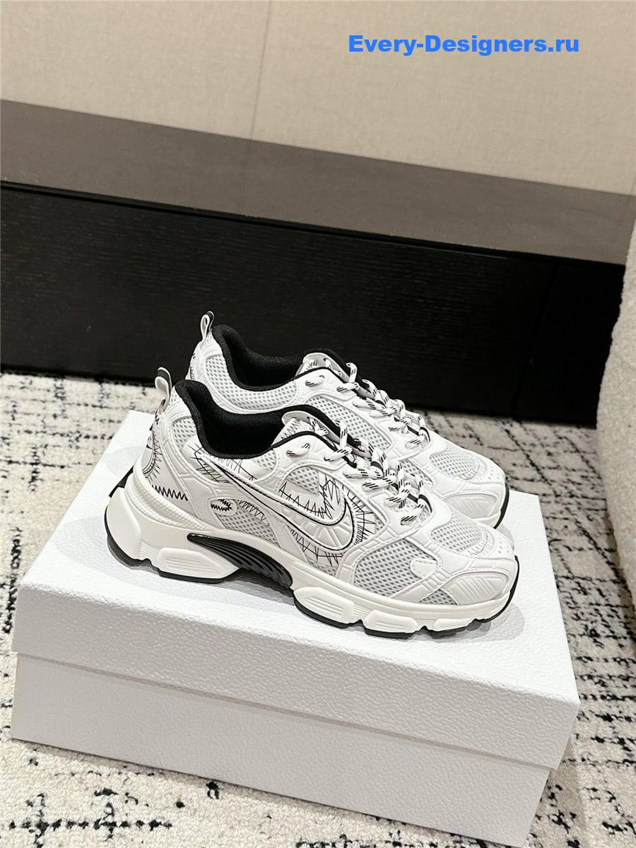 D10r nike sneakers