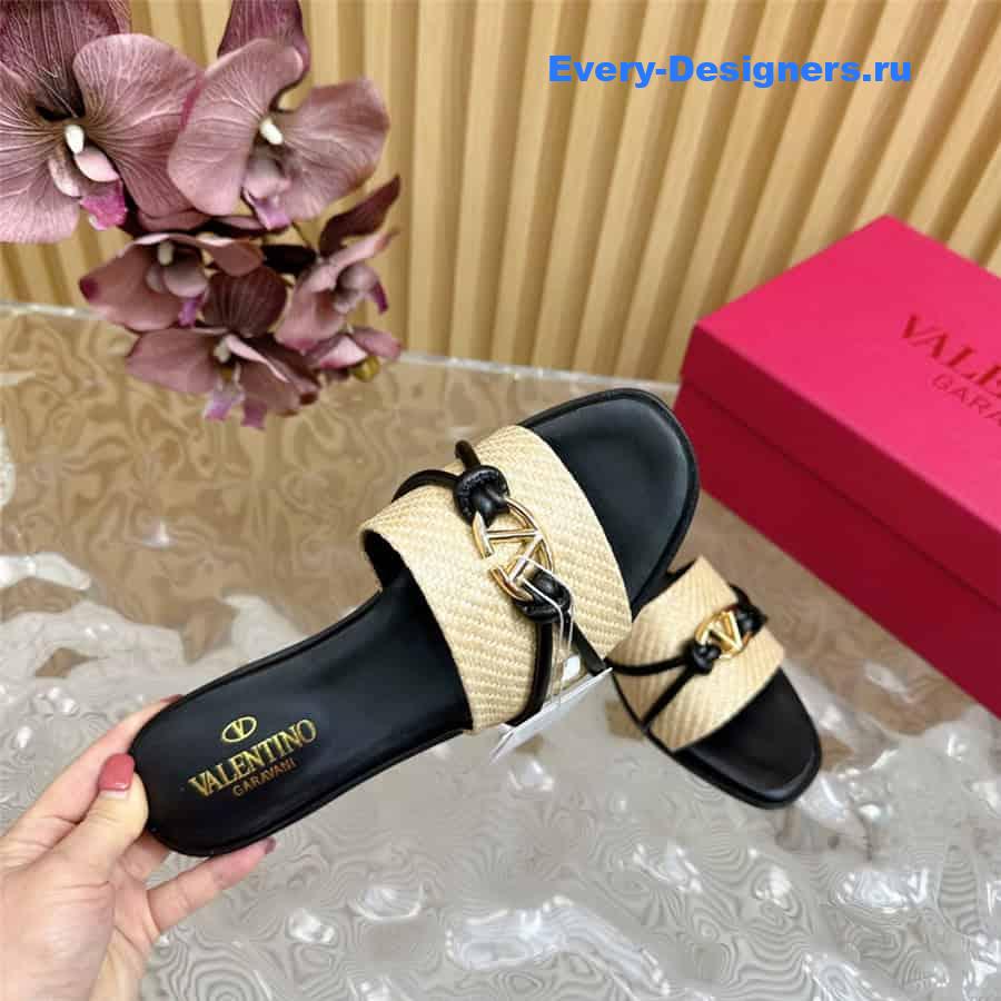 Va1e*ntin0 vlogo black woven raffia slides