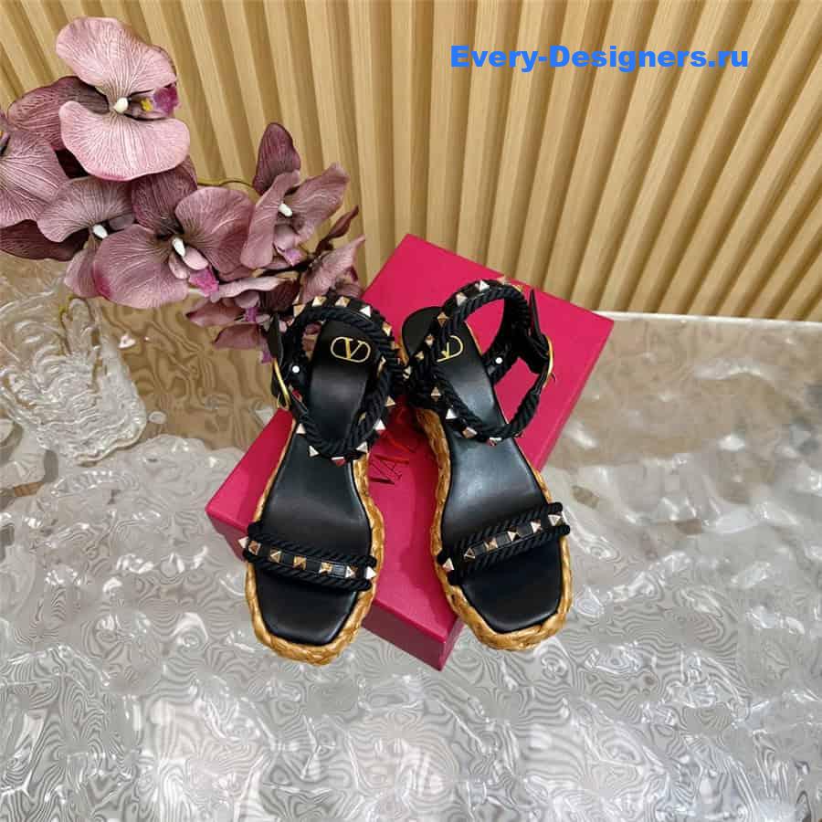 Va1e*ntin0 rockstud black wedge calfskin sandals