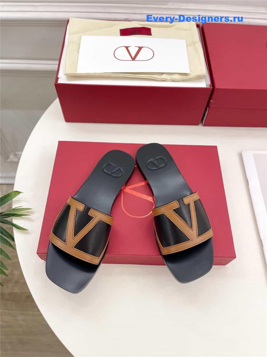 Va1e*ntin0 big logo flat slippers