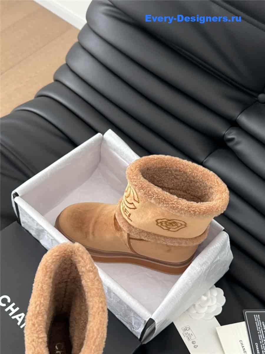 Ch**el brown women shearling boots