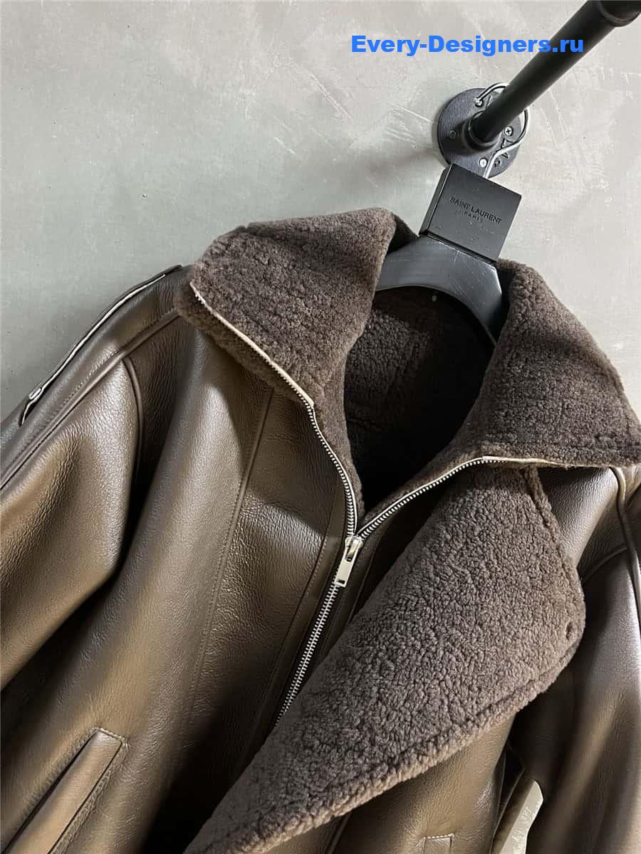 Y51 fur coat