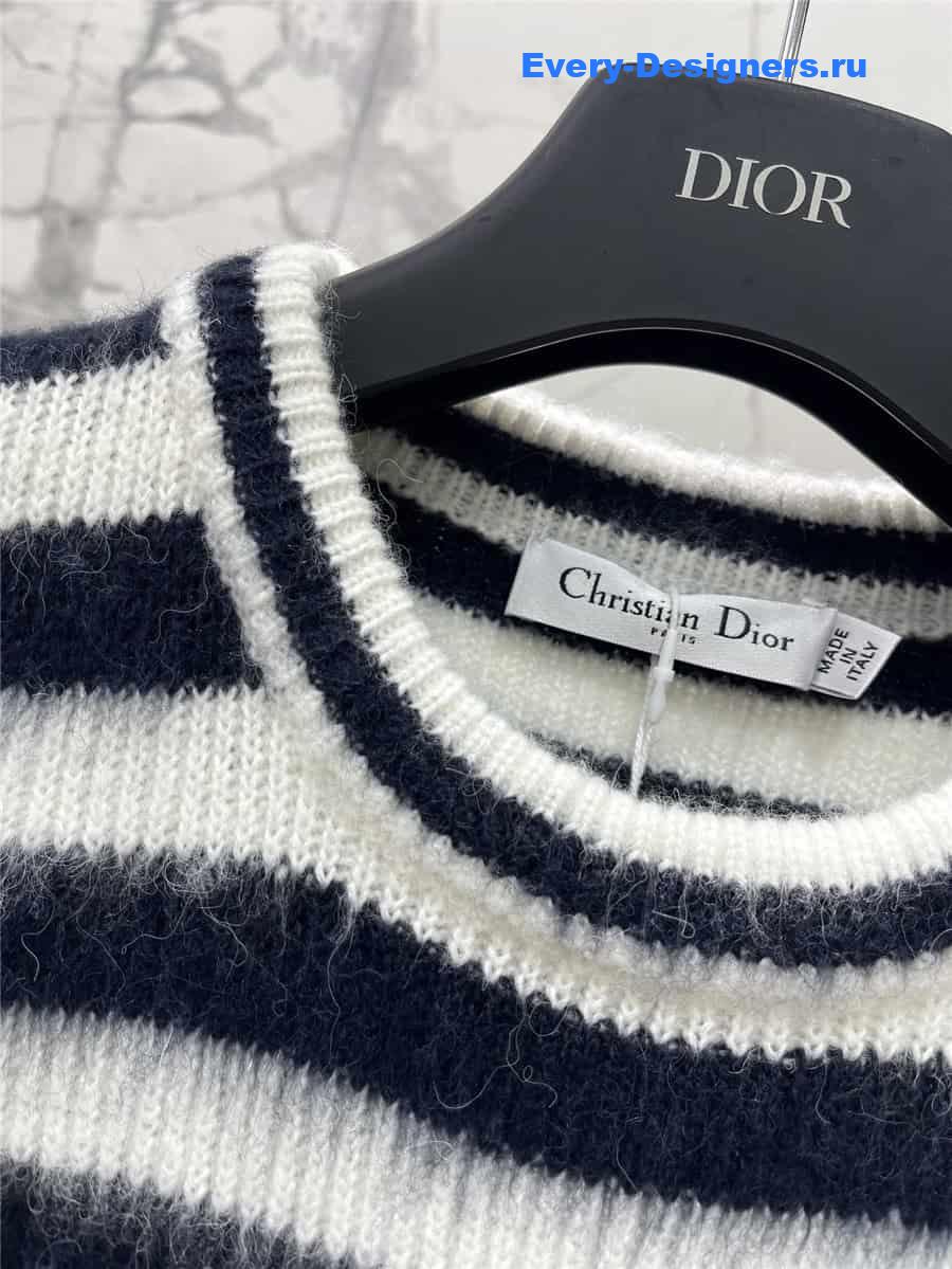 D10r striped sweater in black
