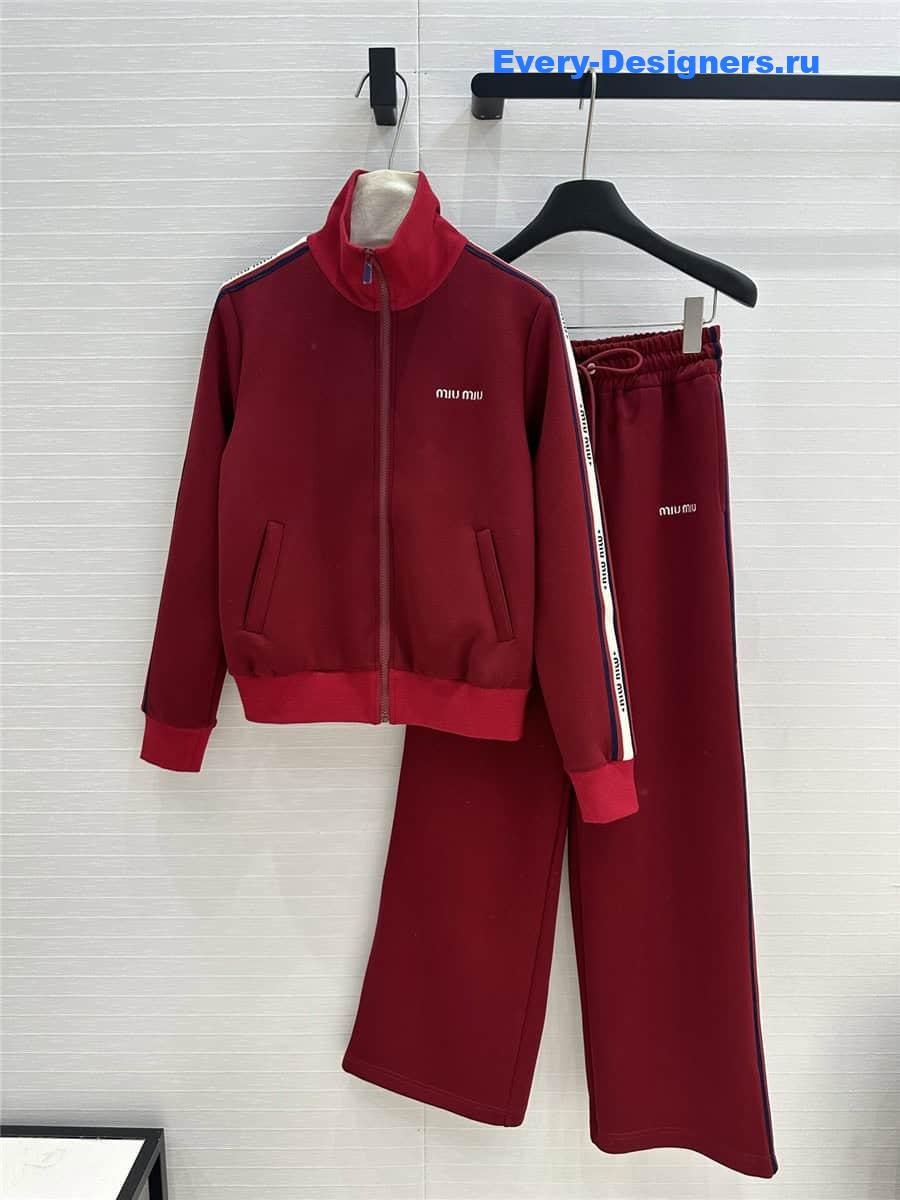 M1um1u sports suit