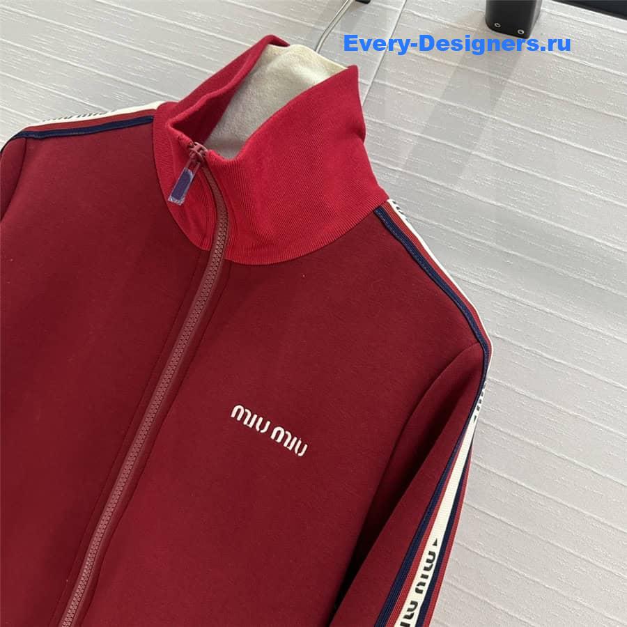 M1um1u sports suit