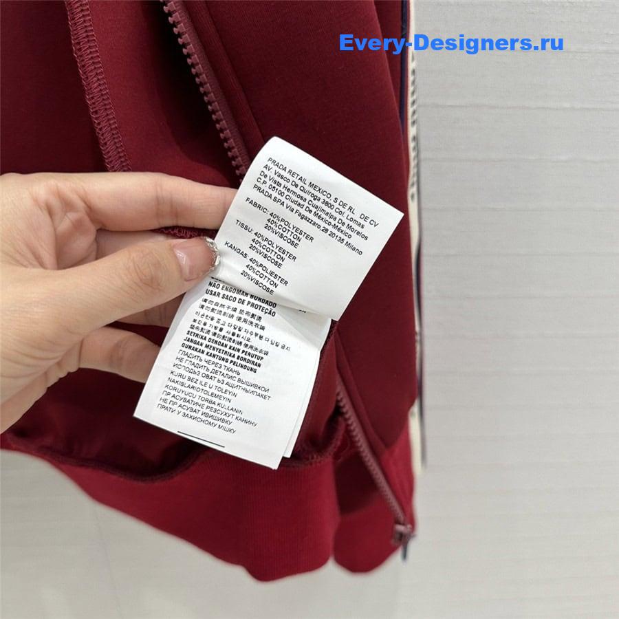 M1um1u sports suit