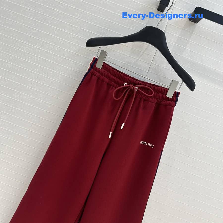 M1um1u sports suit