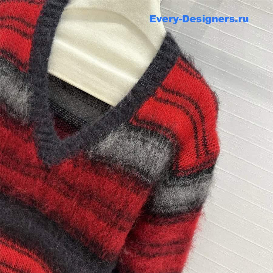 D10r mohair sweater red and grey