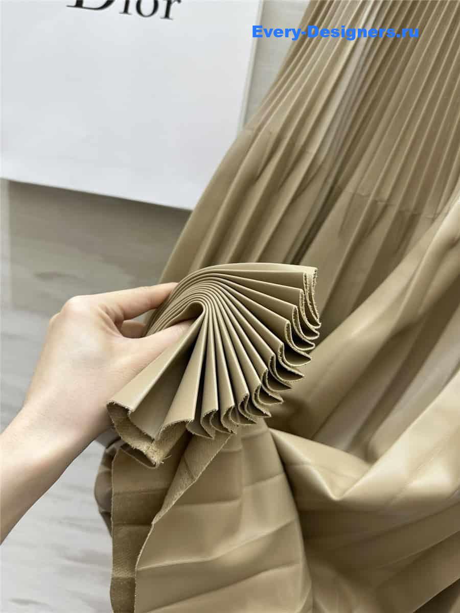 D10r pleated high waist leather skirt