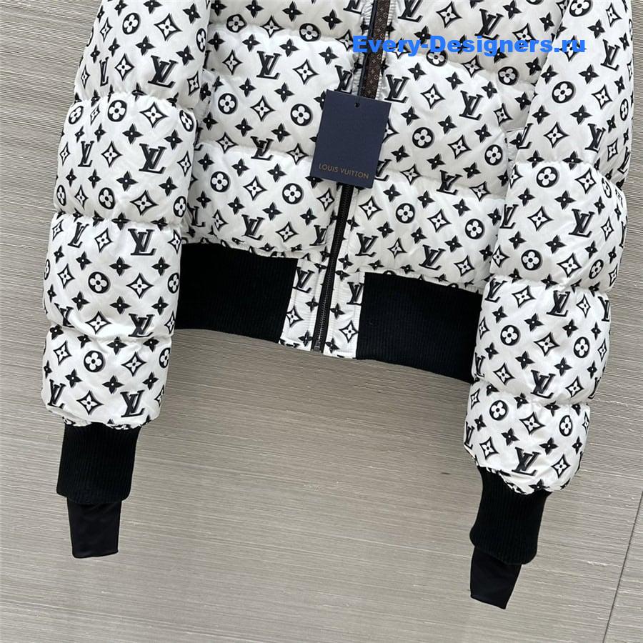 l0vis Vvtt0n lv logo short down jacket