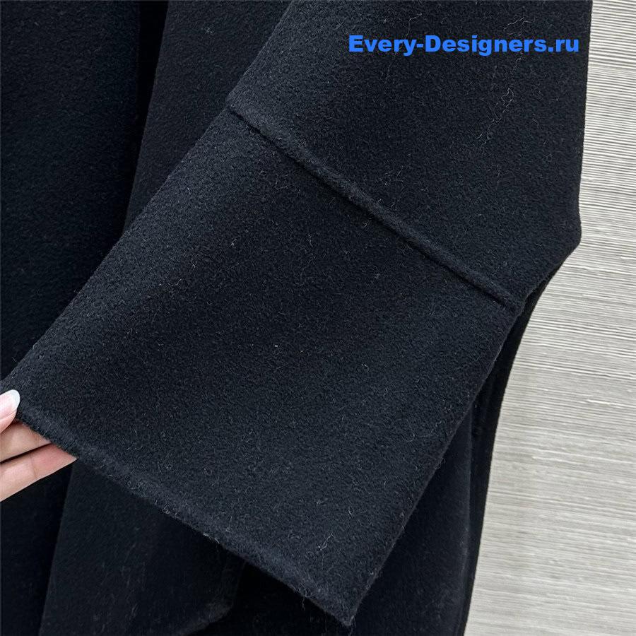 The R0w cape coat